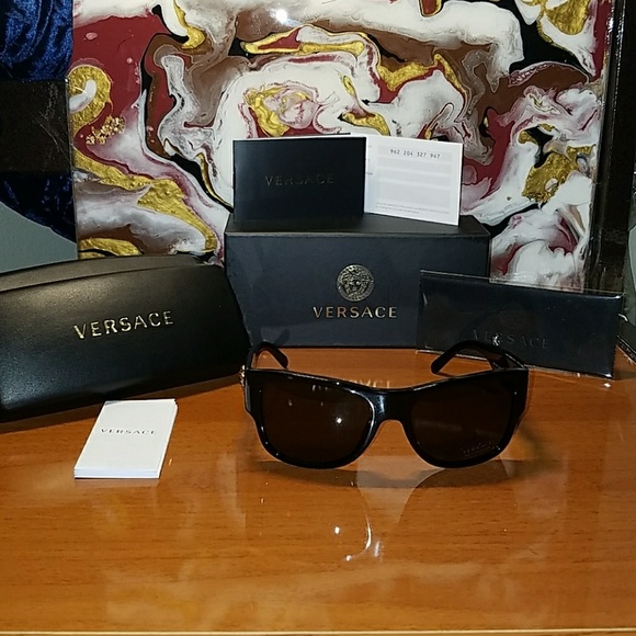 Versace Other - NWT Authentic Mens Versace Square Sunglasses